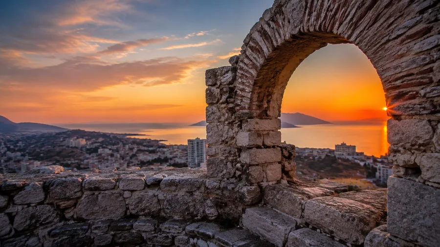 Erleben Sie die Burg Lekursi: Sonnenuntergang, Führungen & beste Aussichten